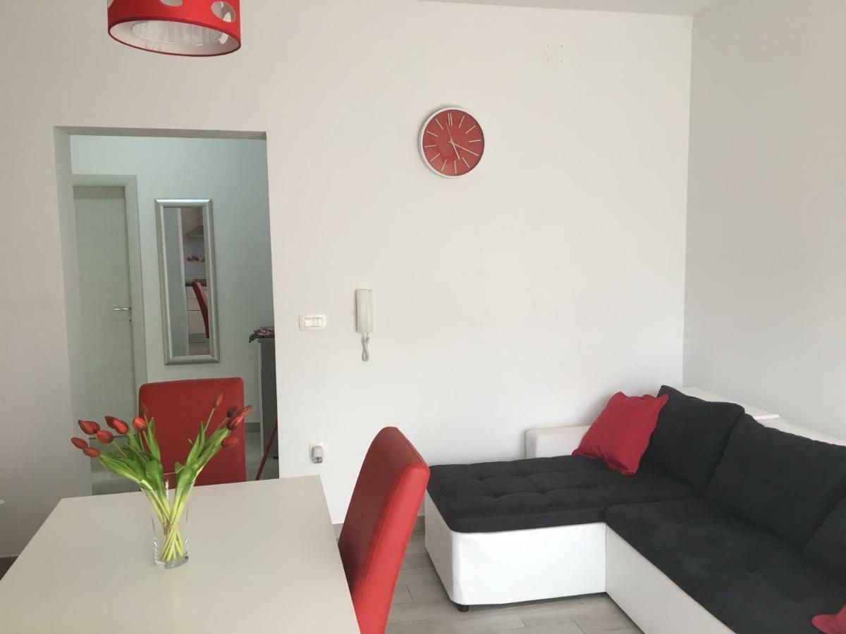 Apartment Vedran Kastela Exterior photo
