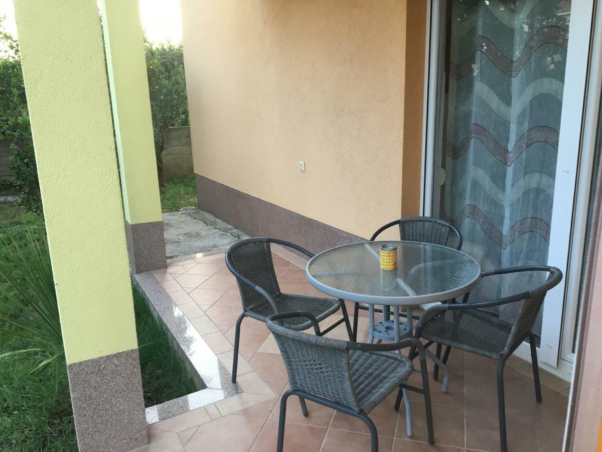 Apartment Vedran Kastela Exterior photo