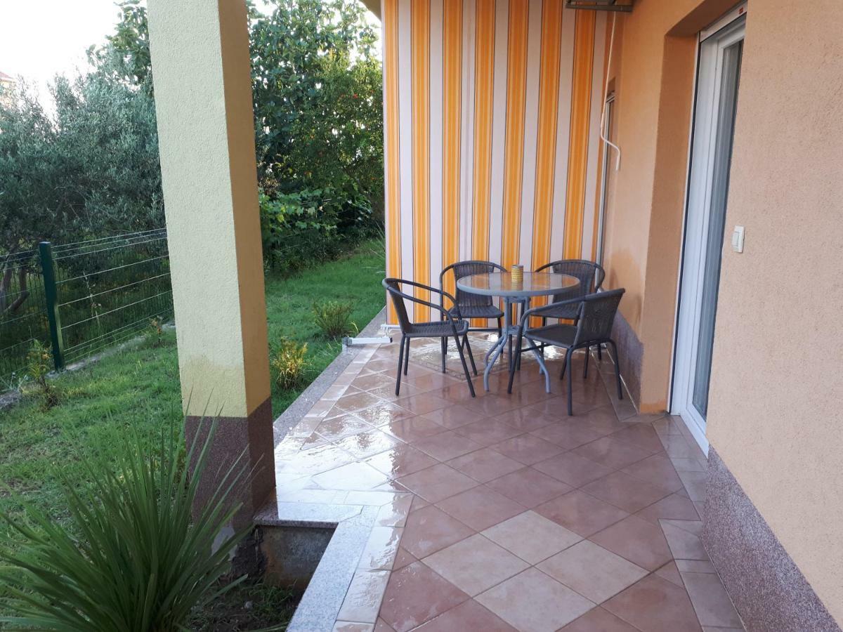Apartment Vedran Kastela Exterior photo